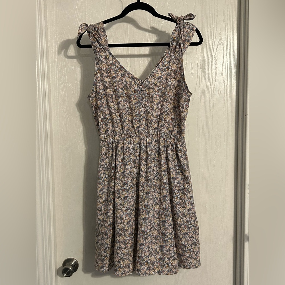 Sienna Sky | Floral Bow Strap Mini Dress in Gray | Size Medium